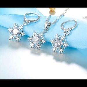 Snow Flake Necklace